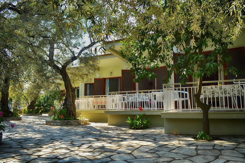 Guesthouse Irene Áfissos Luaran gambar